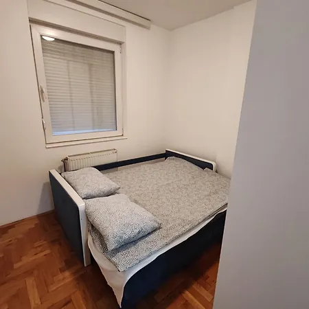 Hugo Apartment *